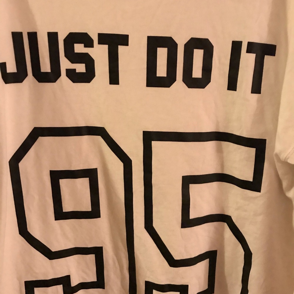 Nike woman’s just do it shirt
